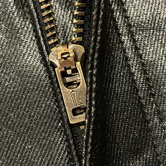 Woman’s NWTs Wrangler Black Leather Walker High Rise Slim Jeans - Picture 4 of 12